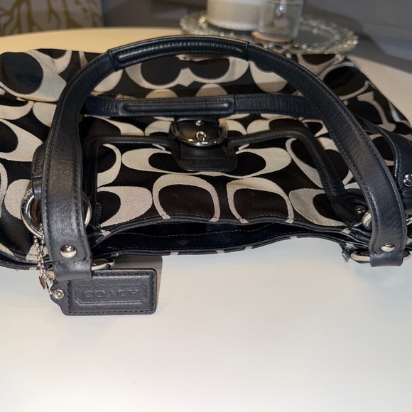 Coach Black and Cream Shoulder Bag - Picture 5 of 12